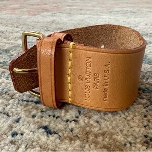 Louis Vuitton luggage strap poignet